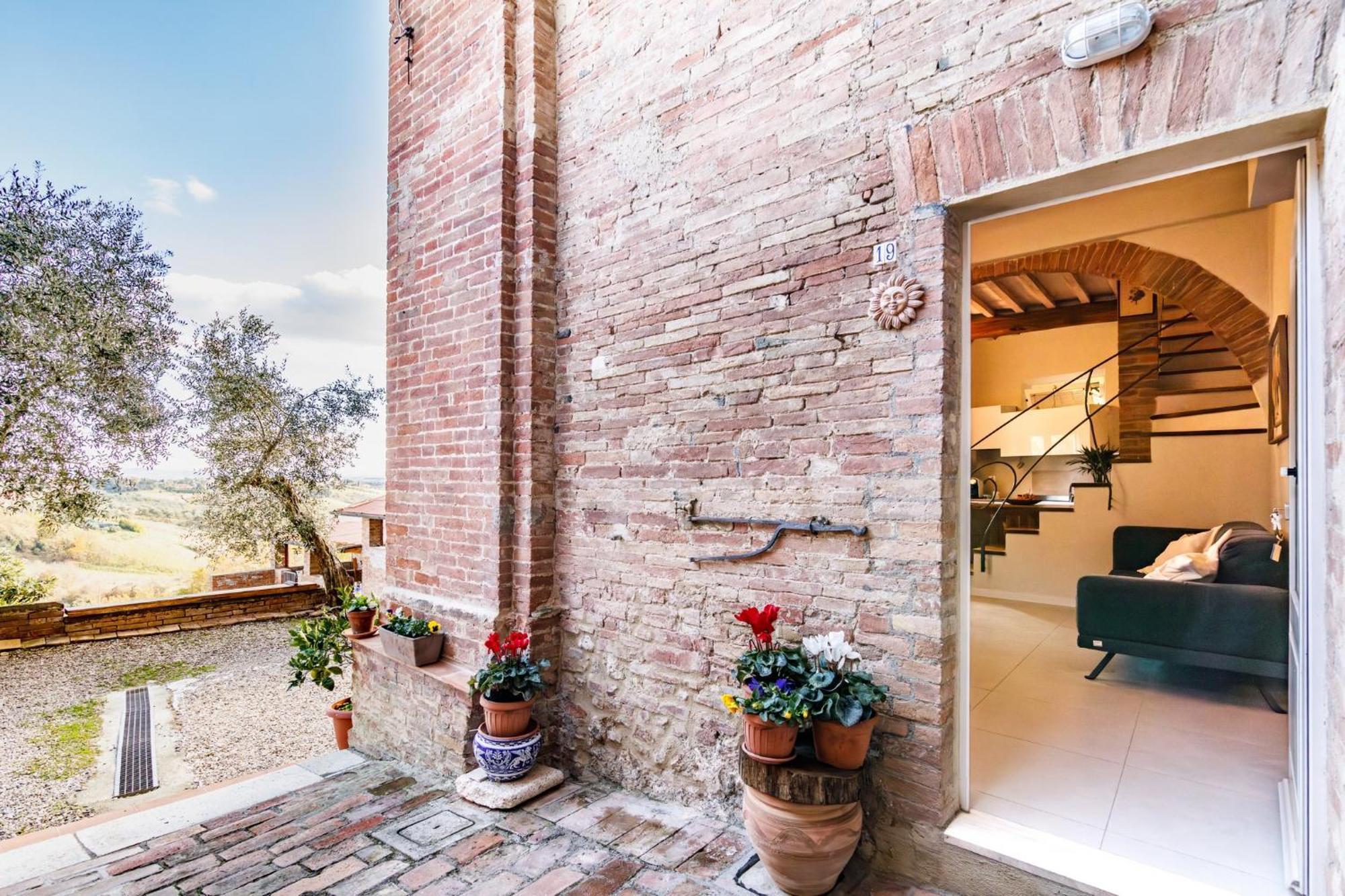 Porta Romana Elegant Apartments With Private Parking! Siena Dış mekan fotoğraf
