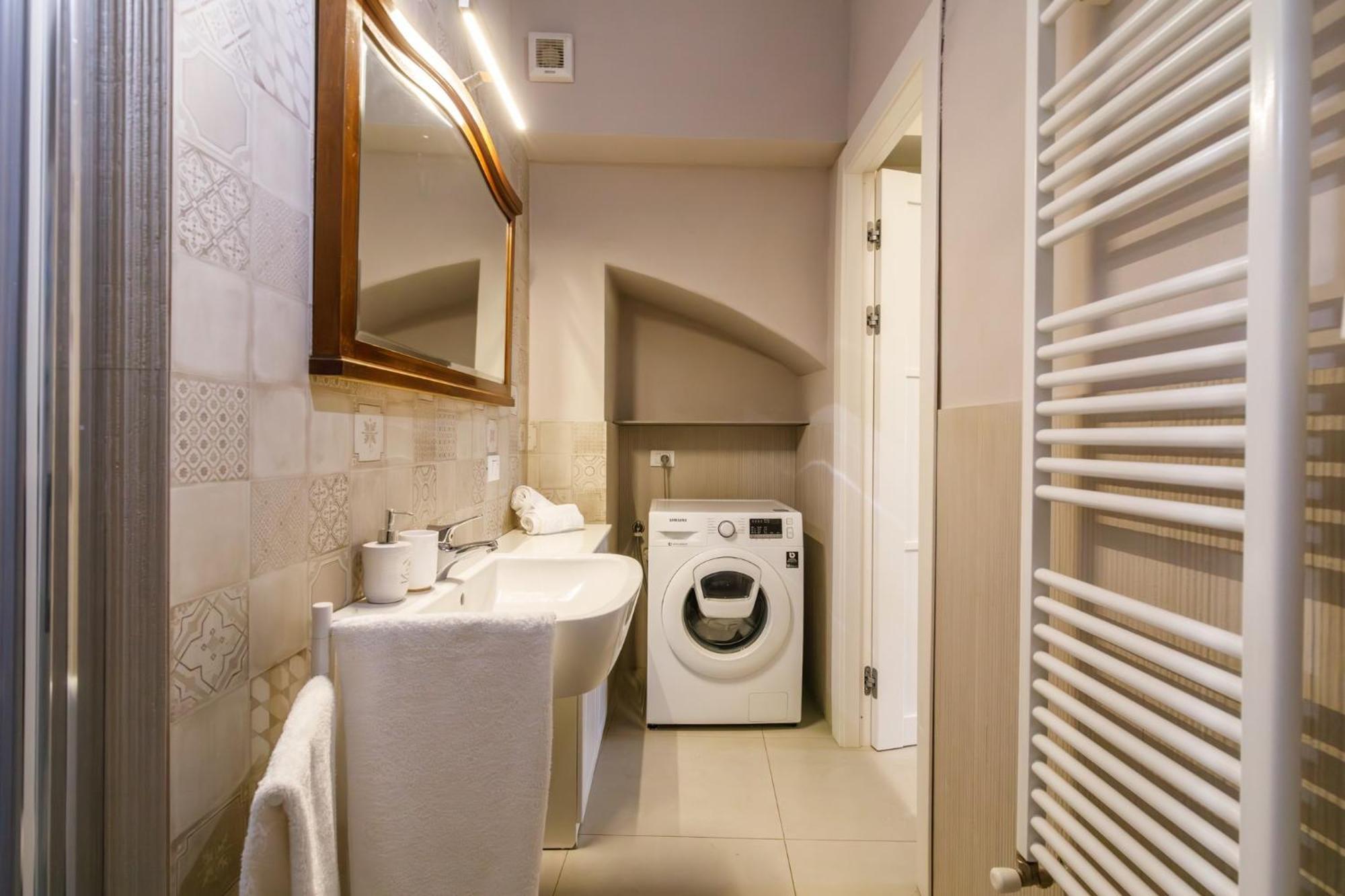 Porta Romana Elegant Apartments With Private Parking! Siena Dış mekan fotoğraf